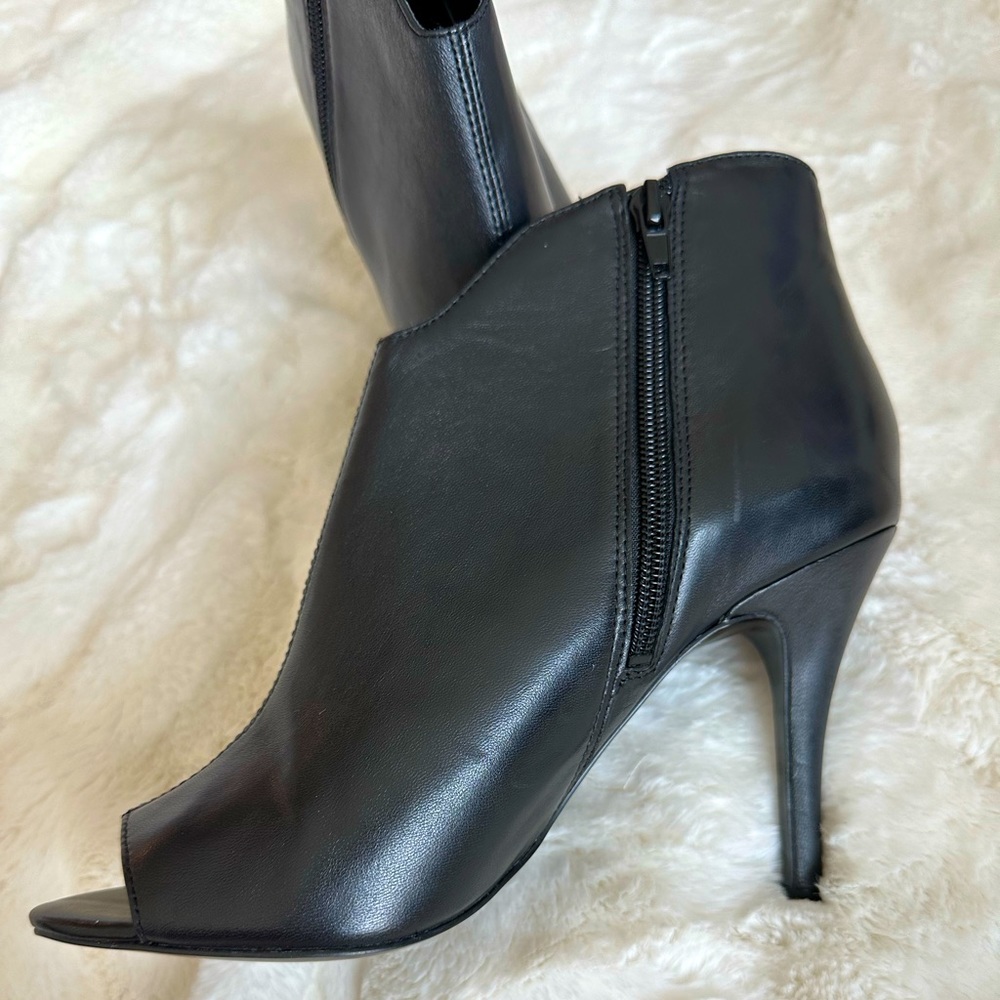 Nine West Asielle Sz 7.5 Black Leather Ankle Boot,Peep-toe,Never-worn New WO Tag